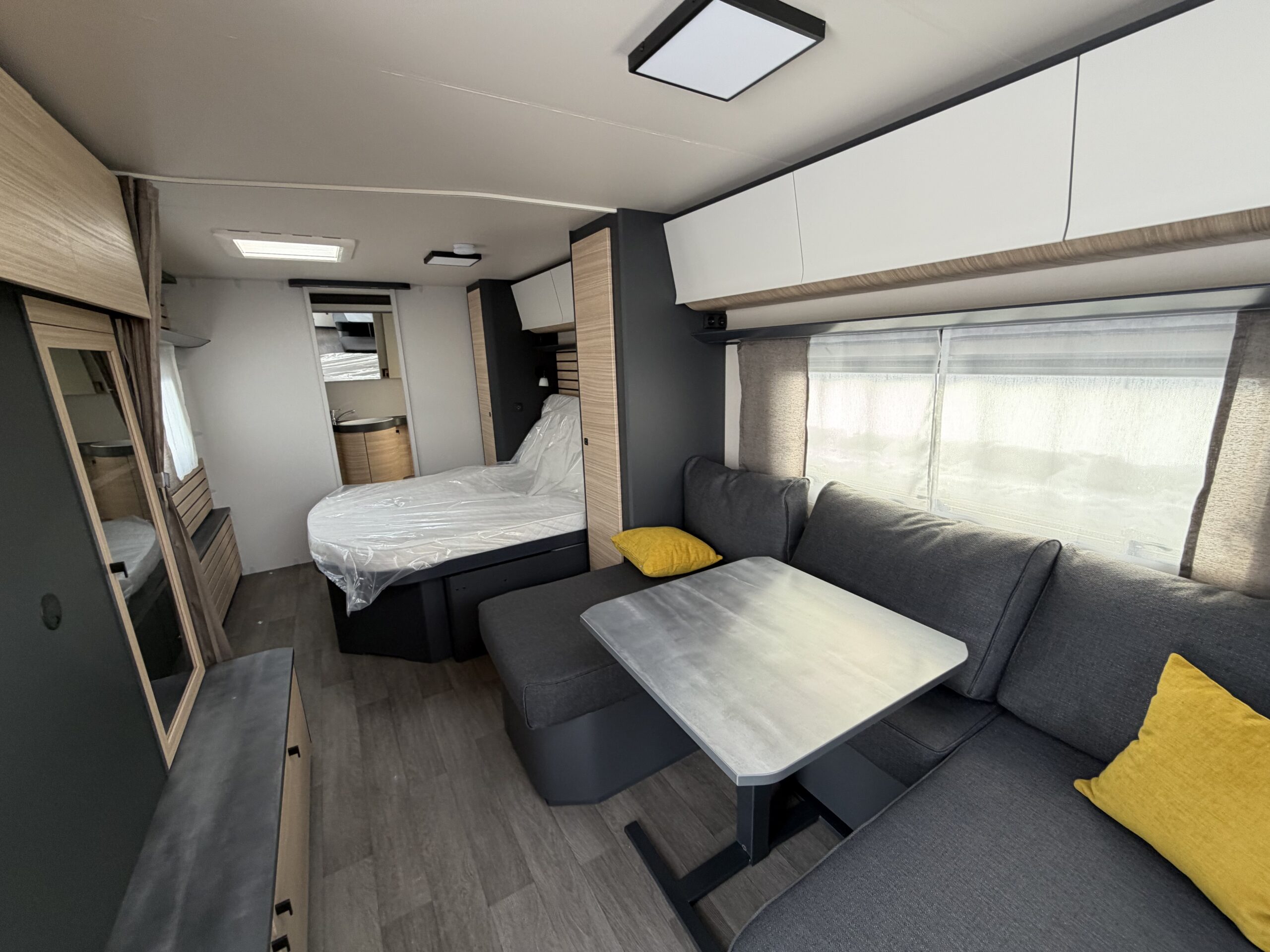 PRZYCZEPA KEMPINGOWA HOBBY MAXIA 660 WQM