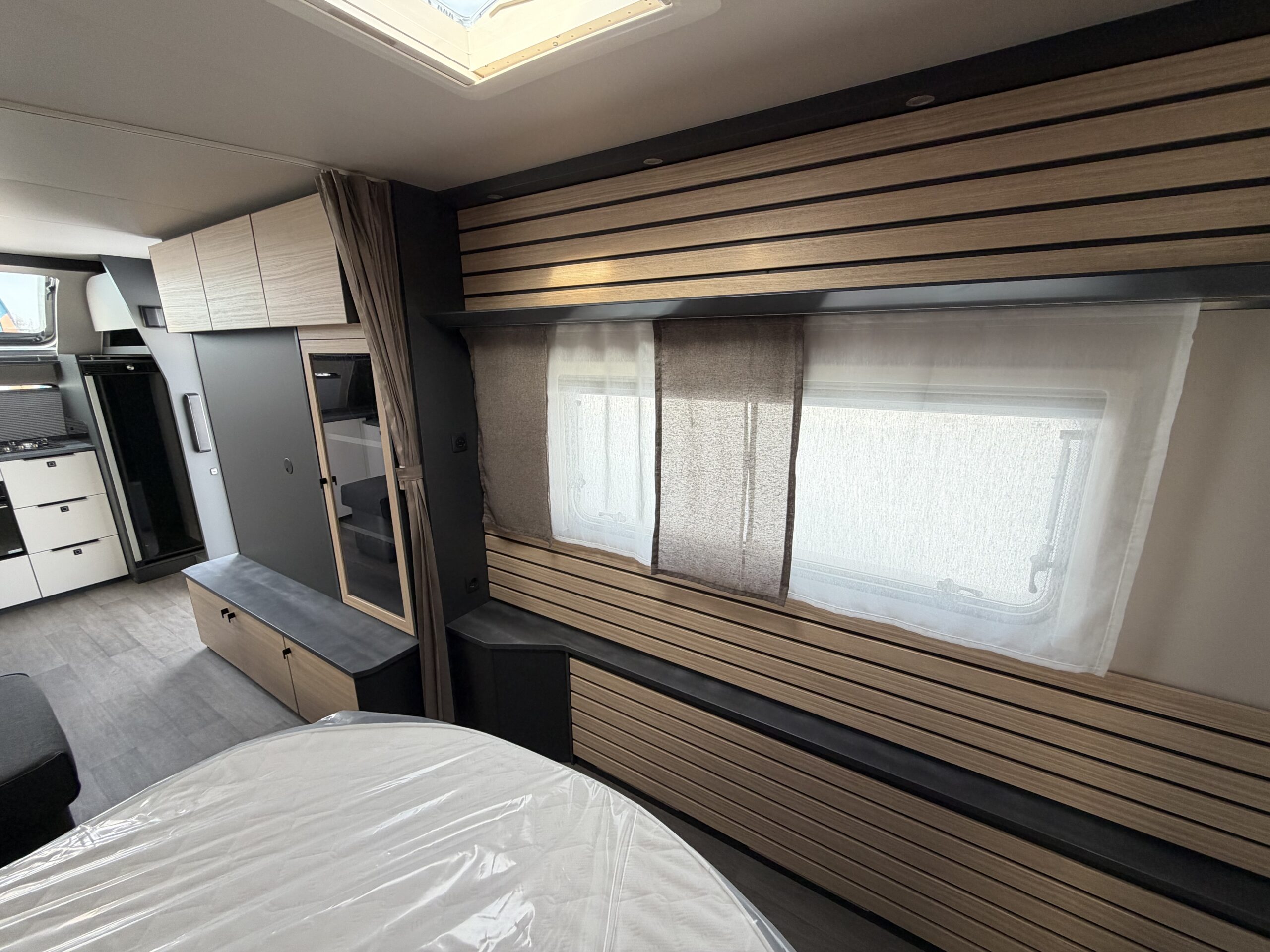 PRZYCZEPA KEMPINGOWA HOBBY MAXIA 660 WQM