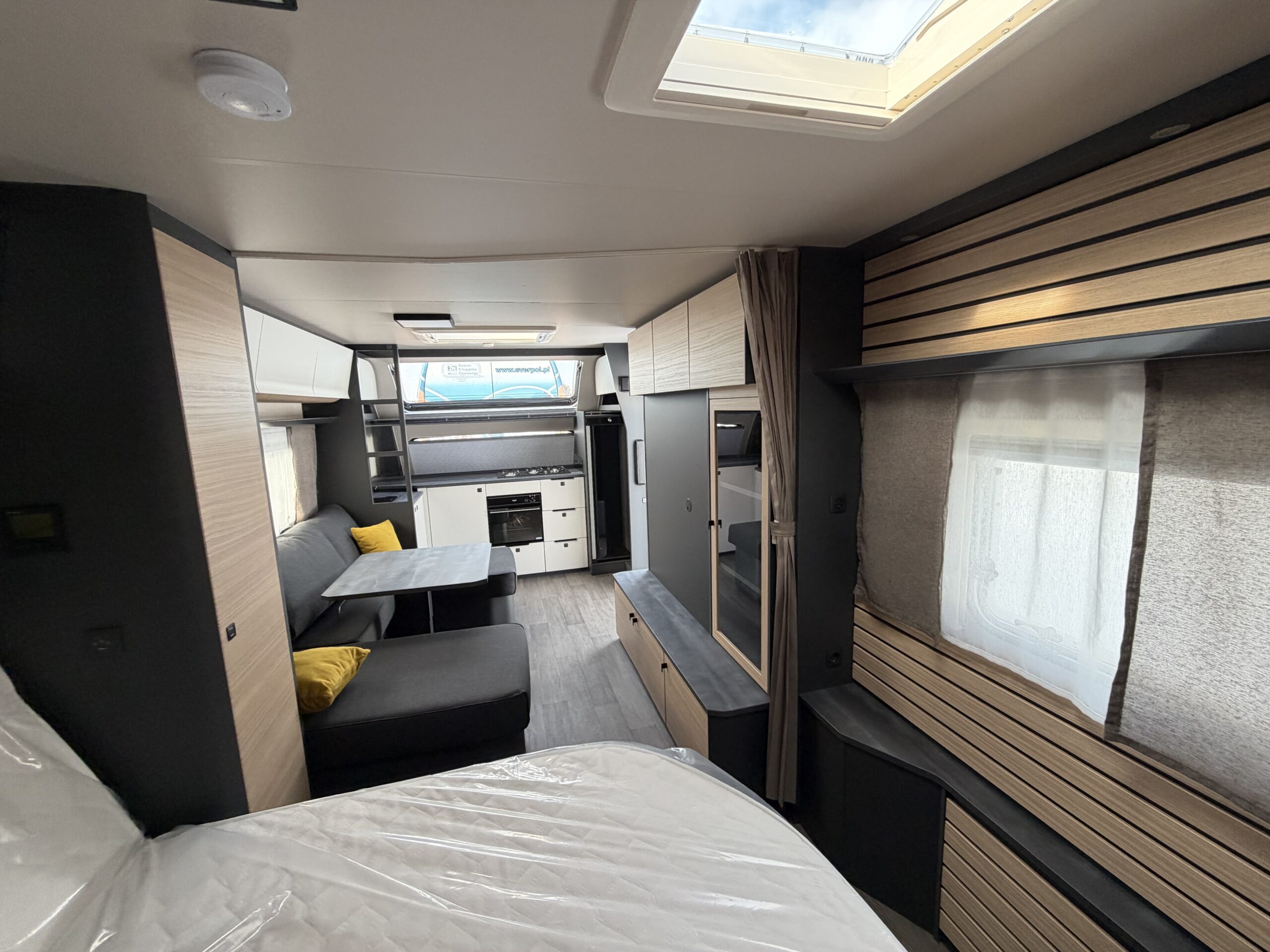 PRZYCZEPA KEMPINGOWA HOBBY MAXIA 660 WQM