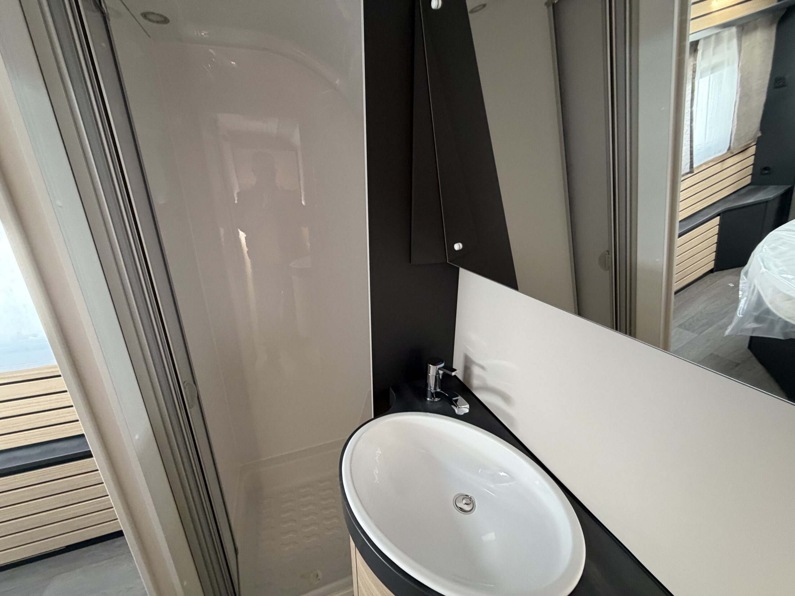 PRZYCZEPA KEMPINGOWA HOBBY MAXIA 660 WQM