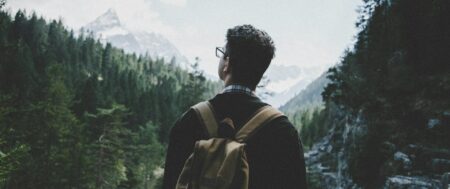 Slow travel wiosną – dlaczego to najlepszy czas na spokojne podróżowanie?