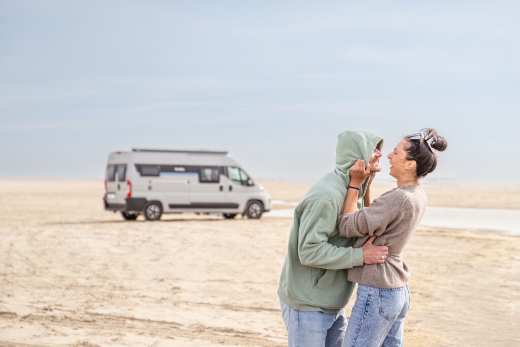 Jak zaplanować pierwszą trasę kamperem – praktyczne zasady i bezpieczeństwo podróży