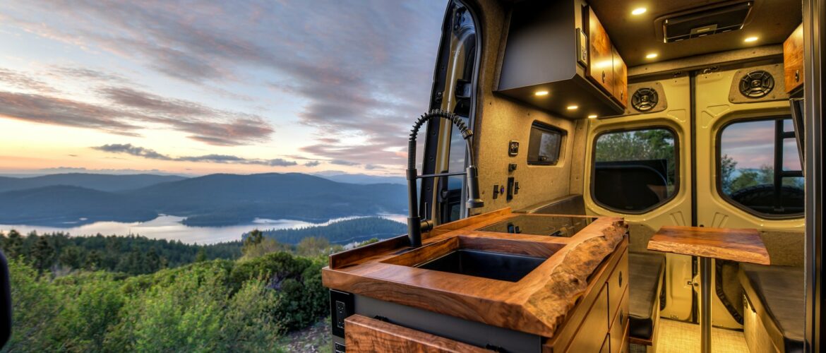 Jak urządzić kampera – wygodnie, lekko i z pomysłem